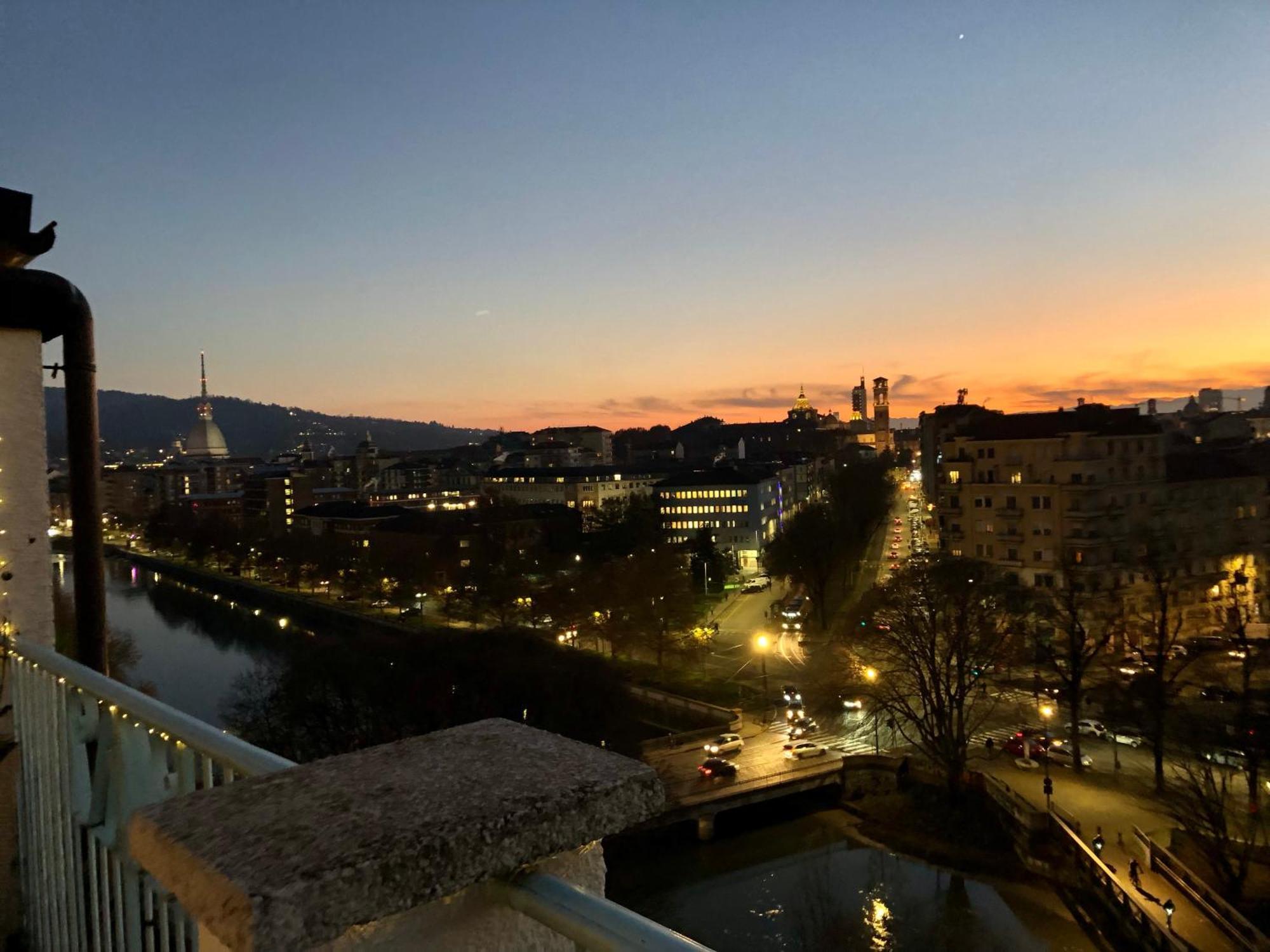 Attico Ellen Terrazza Con Vista Apartment Torino Exterior foto
